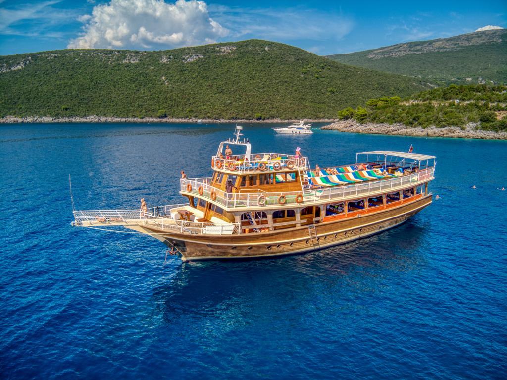 Boka Bay Tour – Whole Day Cruise
