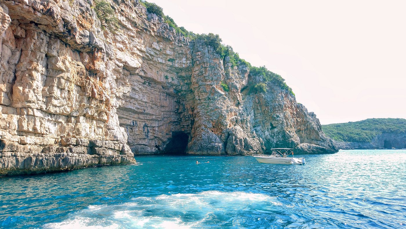Boat Tour: Tivat - Blue Cave